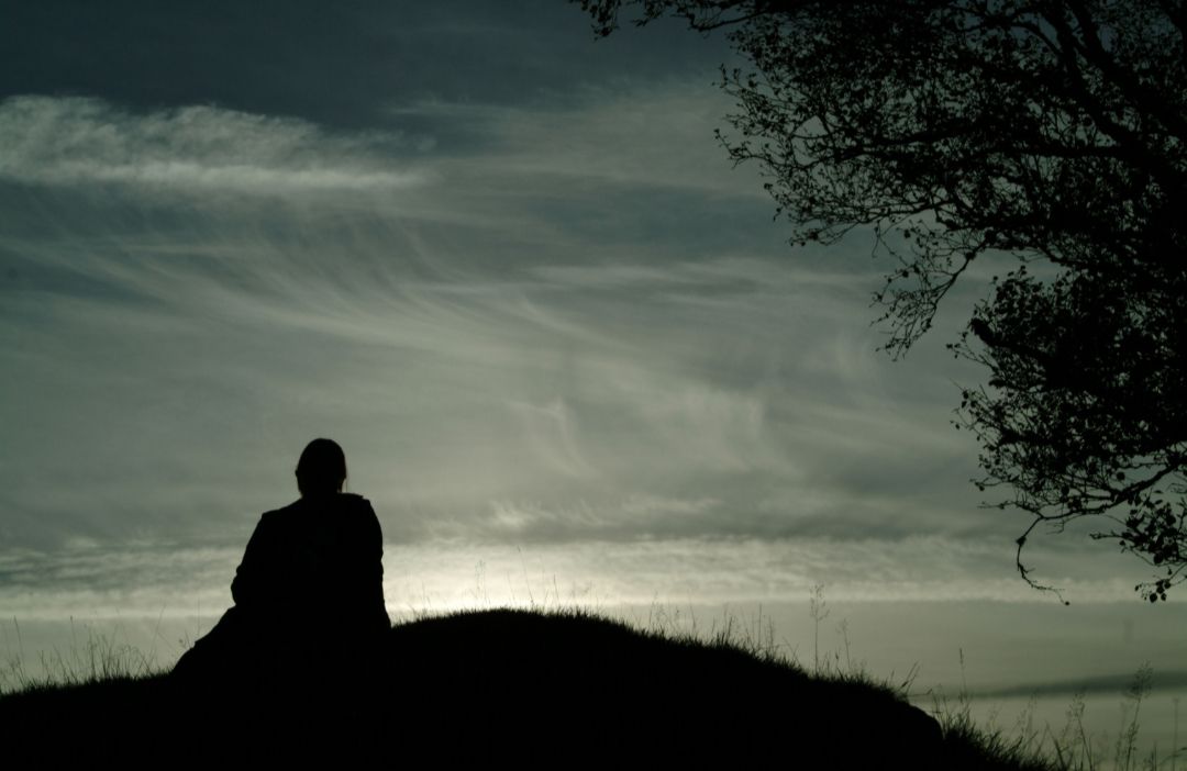 Solitude e Solidão: Entendendo as Diferenças e Seus Impactos na Saúde Mental